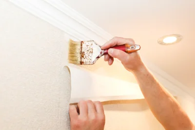 Pose de papier peint à Sorède — revêtements muraux et toiles de verre